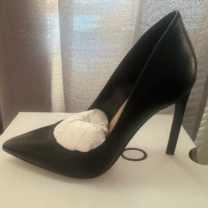 These are a black size 8 Aldo pump.